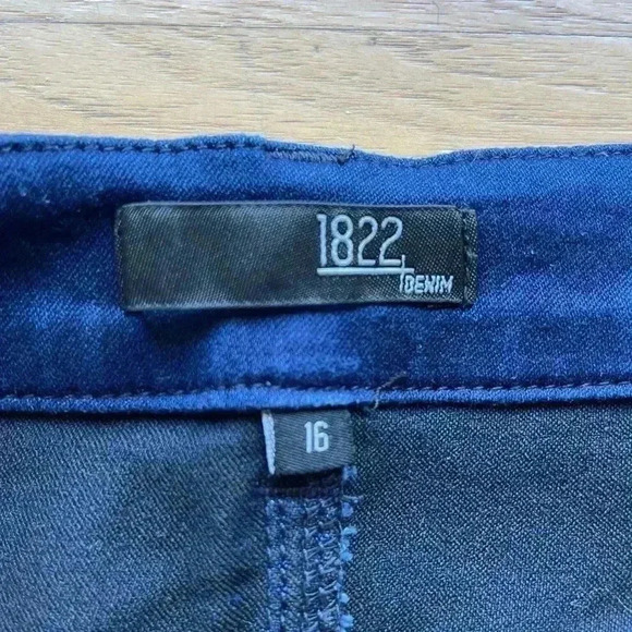 1822 Denim Jean Shorts (EUC) - Picture 6 of 7